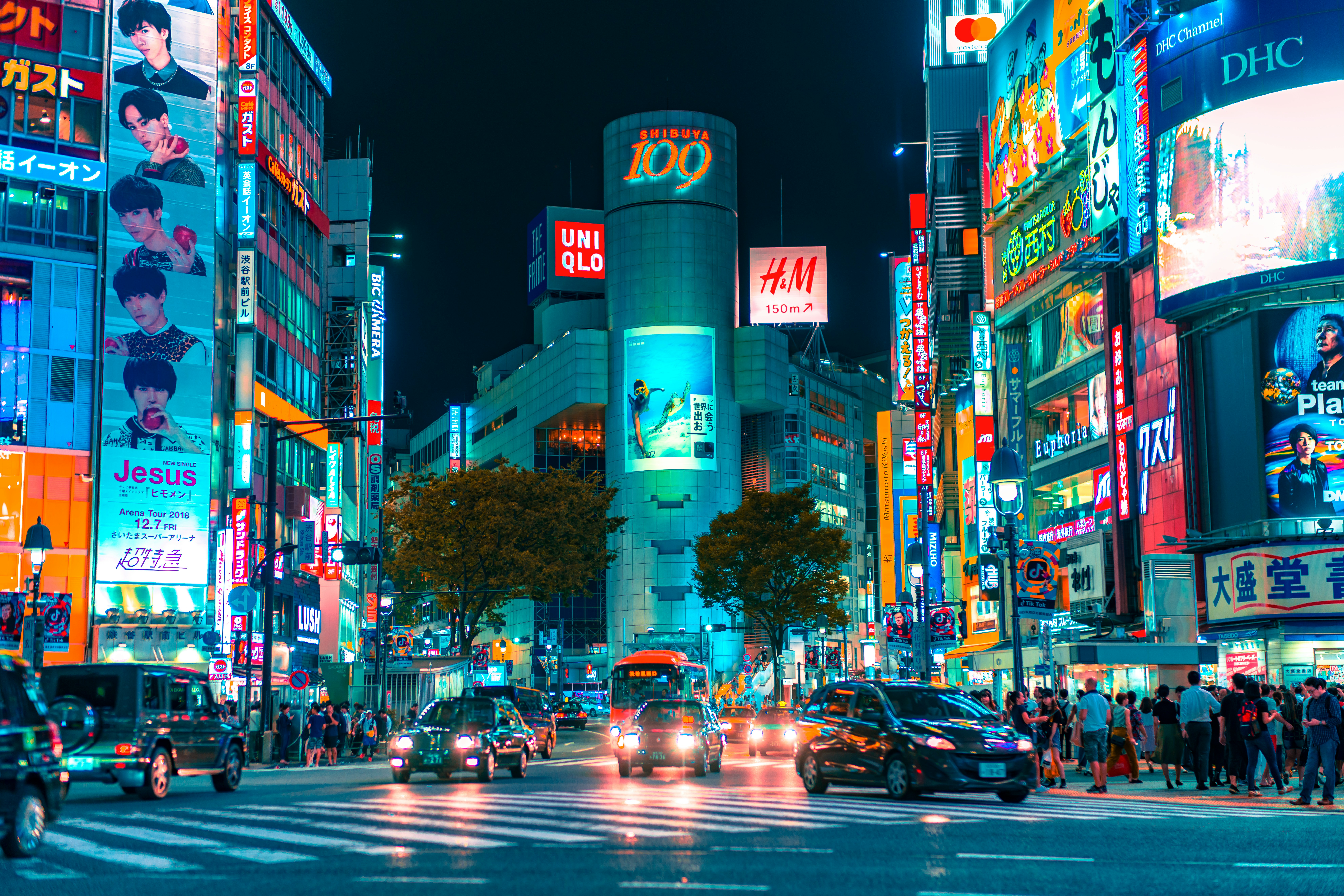 Shibuya night cityscape for Jujutsu Kaisen route